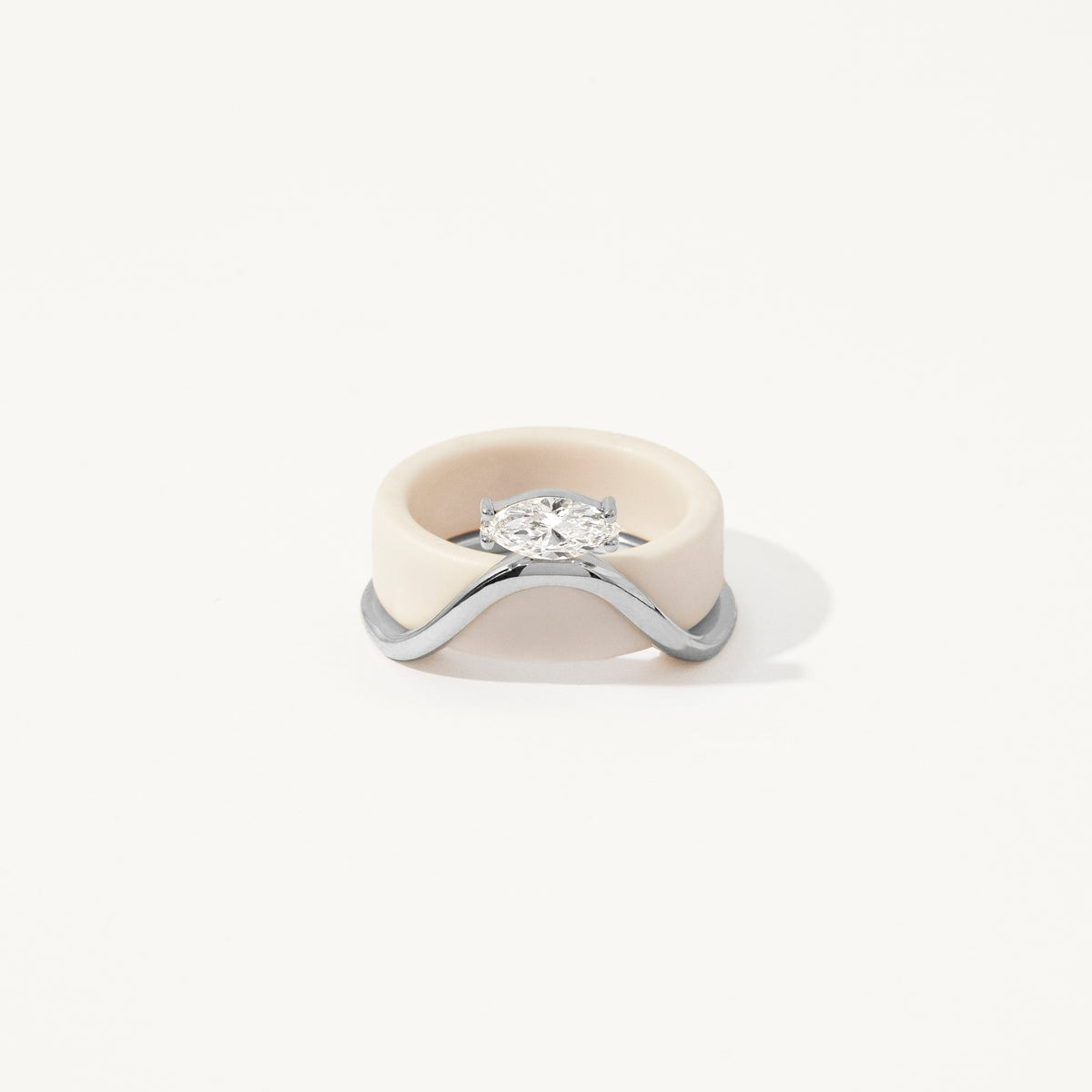 Oura Ring Jacket Wave Solitário Ouro Branco