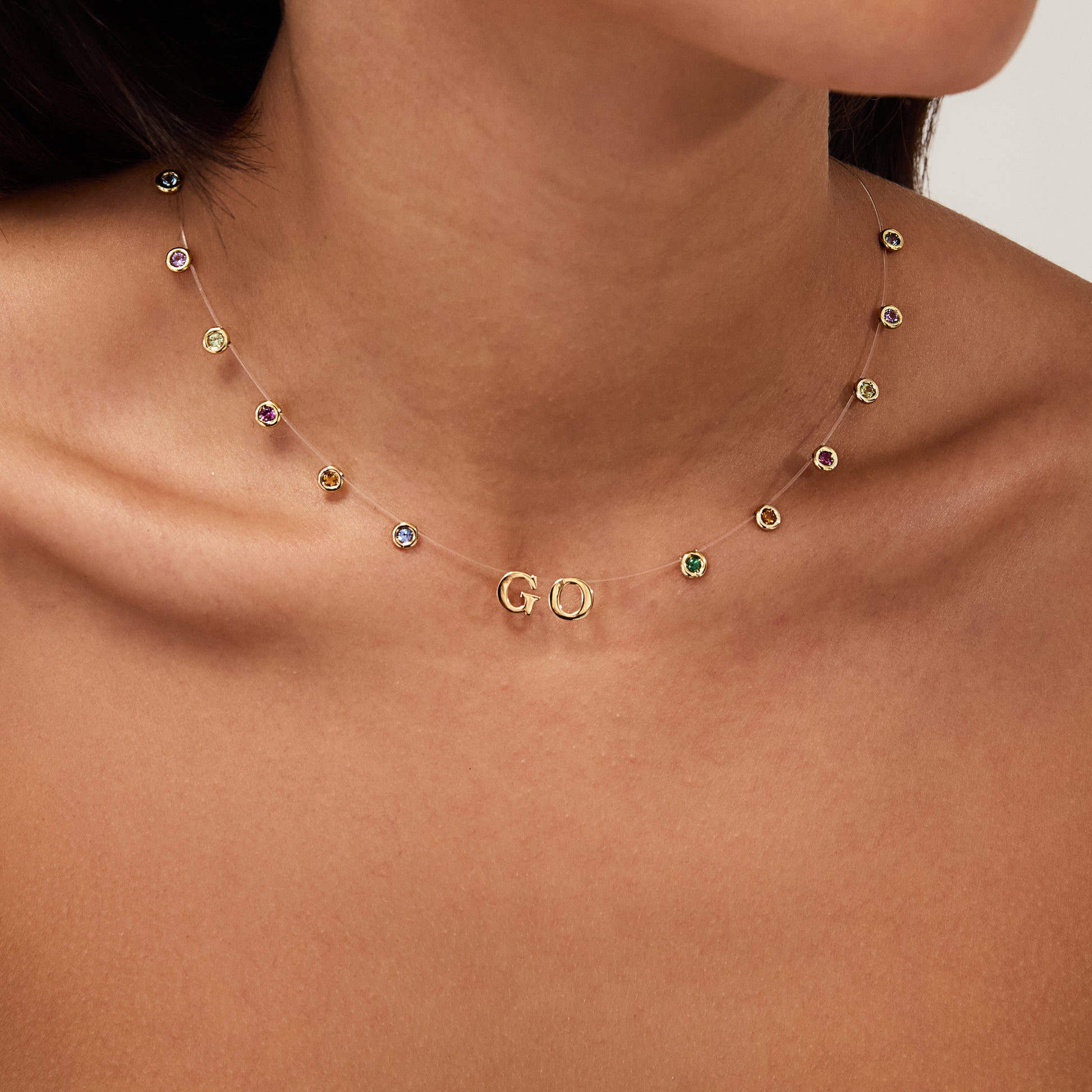 Colar Lola 2 Iniciais Colorido Ouro Amarelo