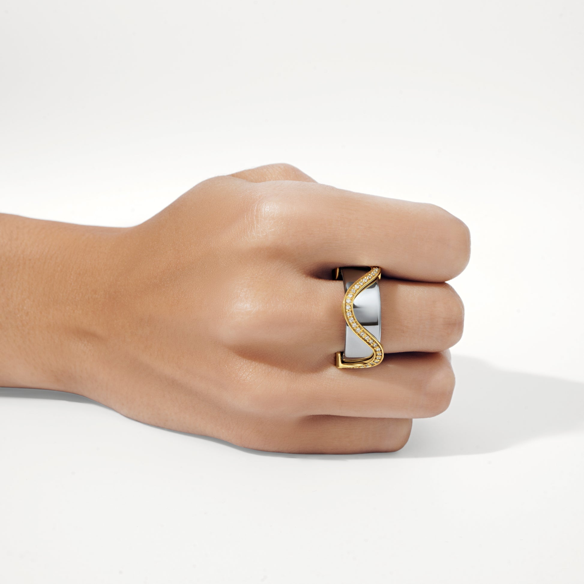 Oura Ring Jacket Onda Pavê Ouro Amarelo