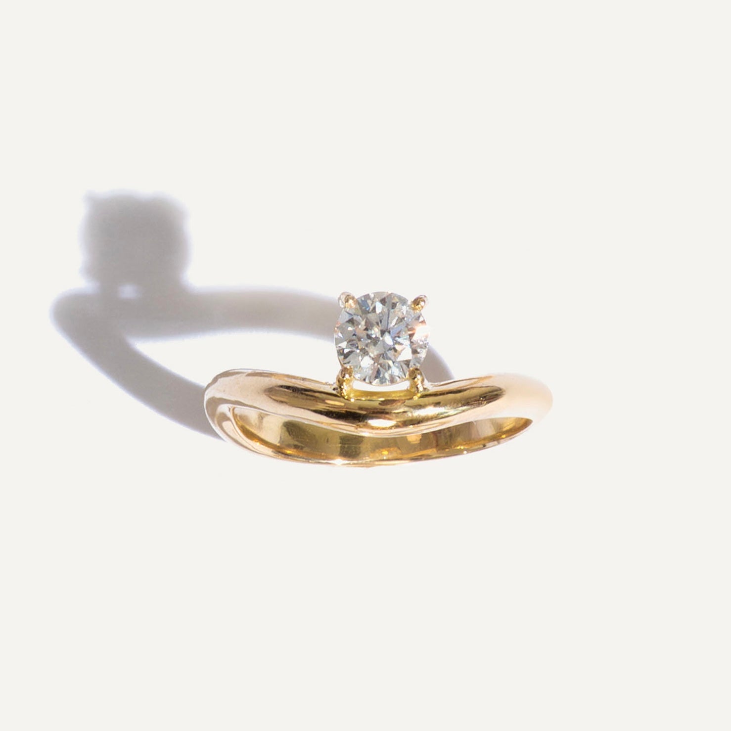 Anel Wave Diamante 0,70ct Ouro Amarelo